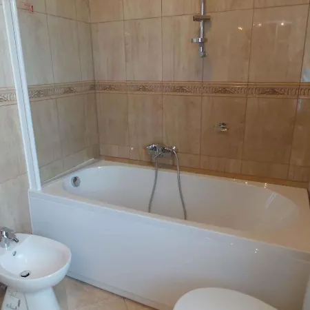 דירה Near Archaeological Museum In In Pluj פולה