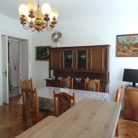 Near Archaeological Museum In In Pluj * Пула