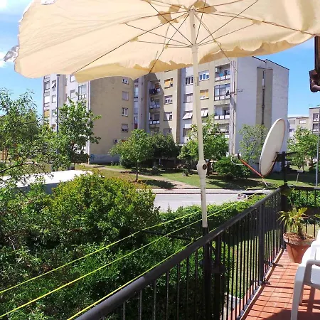 Apartment Near Archaeological Museum In In Pluj Pula