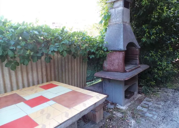 Paula Near Archaeological Museum 27901 *