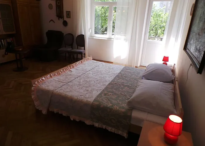 Apartment Paula Near Archaeological Museum 27901